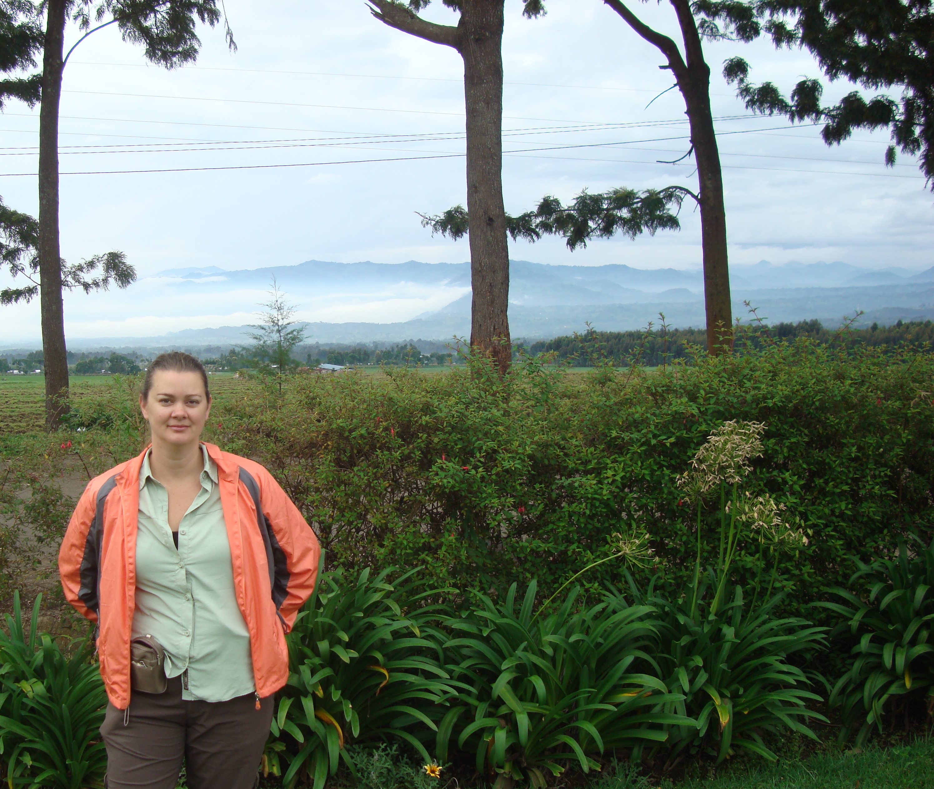 Deah at park de volcanes uganda gorilla trekking rwanda