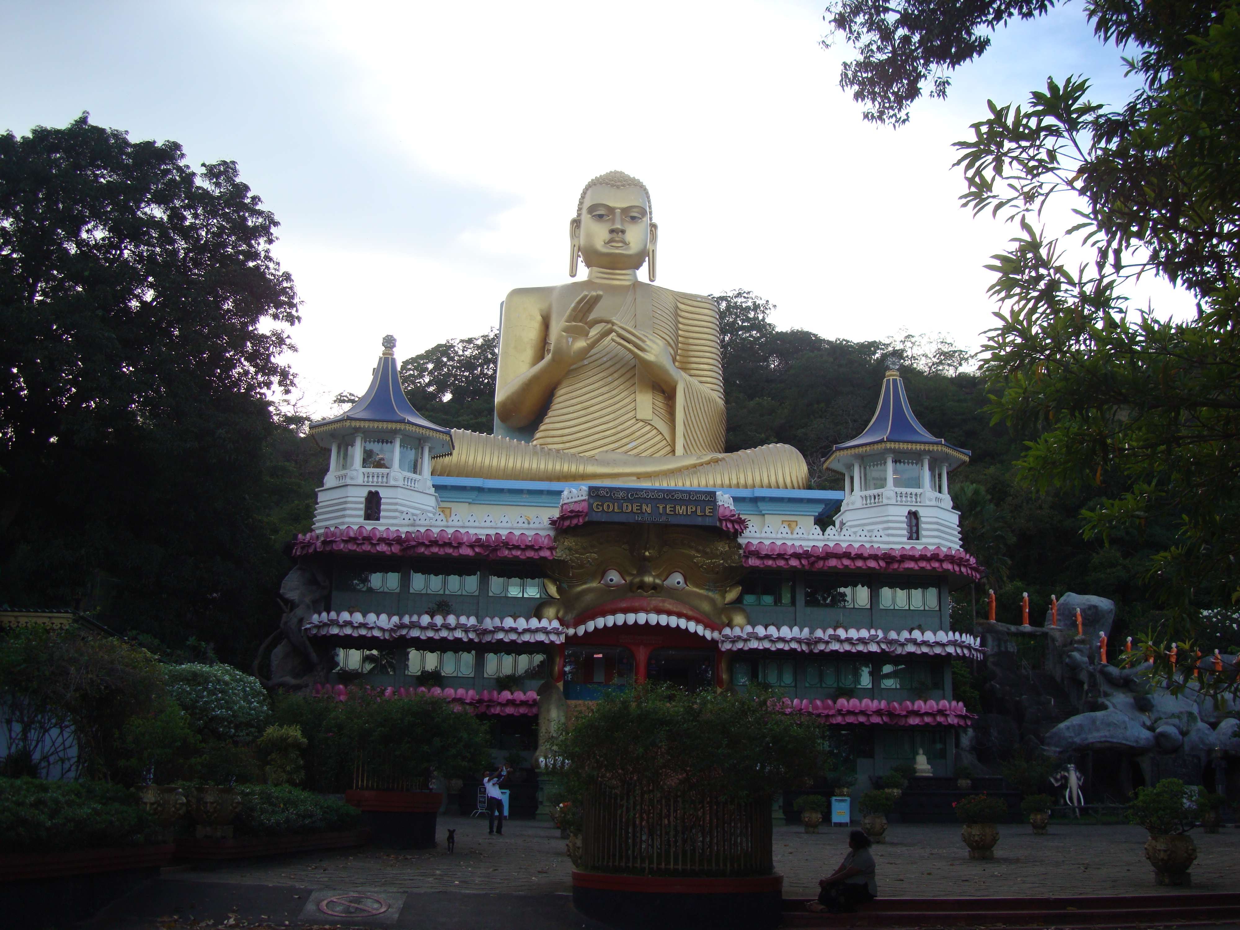 Buddha temple gold statue dumballa sri lanka