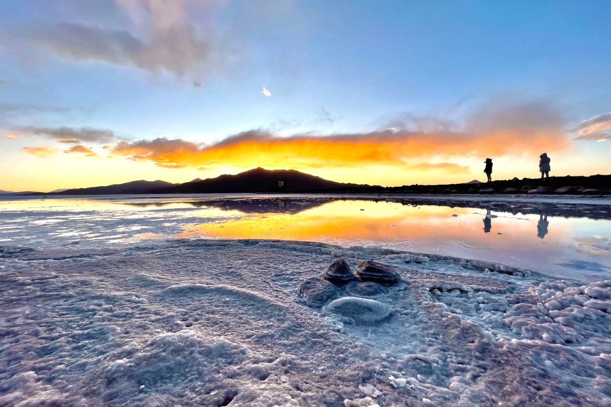 Salt desert sunset bolivia